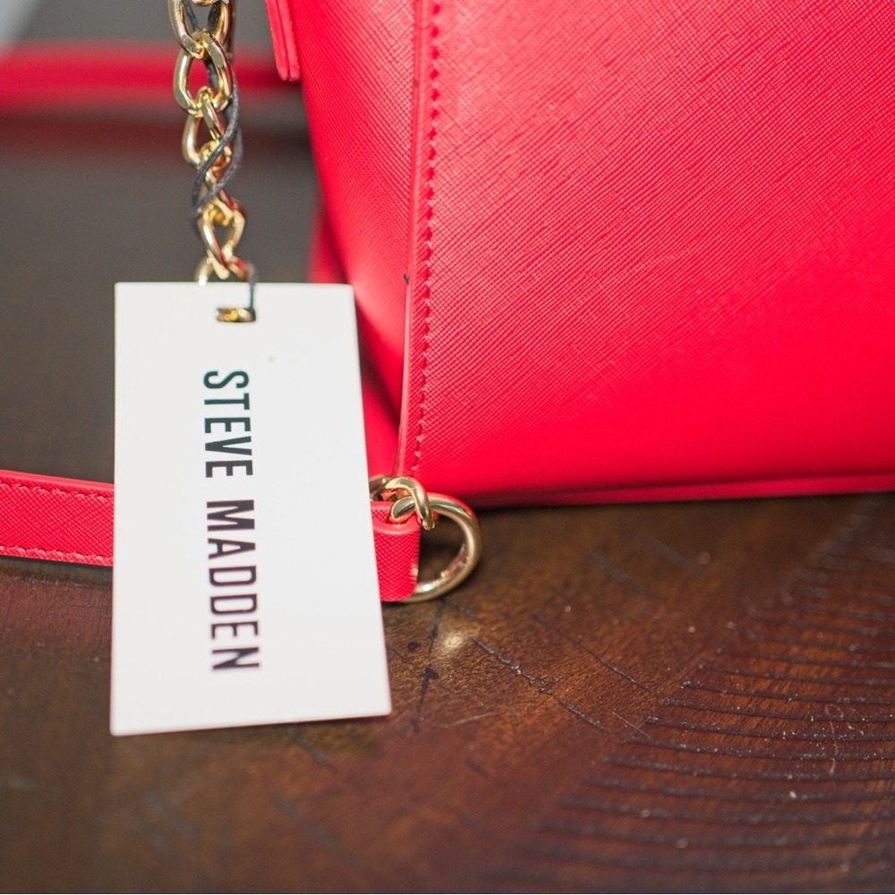 Steve Madden Vibrant Red Crossbody Bag - Picture 3 of 7